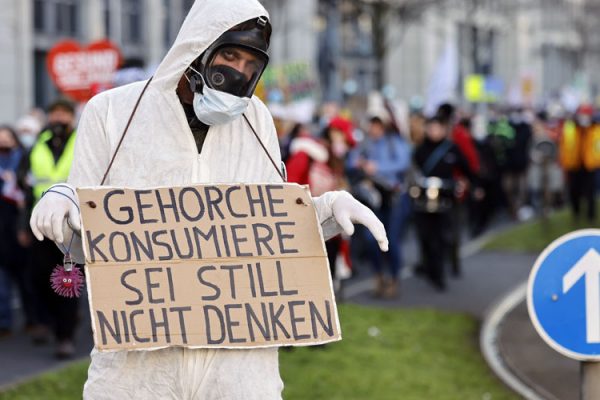 Corona-Proteste: Fast 200.000 Bürger demonstrierten am Montag deutschlandweit Corona-Proteste: Fast 200.000 Bürger demonstrierten am Montag deutschlandweit