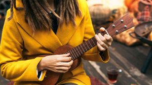 Klimajugend dreht durch: Weiße Künstlerin mit Dreadlocks darf nicht auftreten