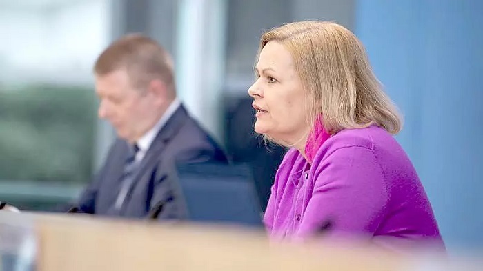 faeser_rechts.jpg