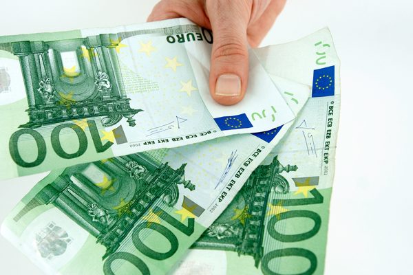 Regierung schenkt Otto Normalverbraucher 300 Euro