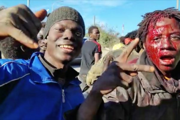 Video: Junge, dynamische Menschen auf dem Weg nach Europa Video: Junge, dynamische Menschen auf dem Weg nach Europa