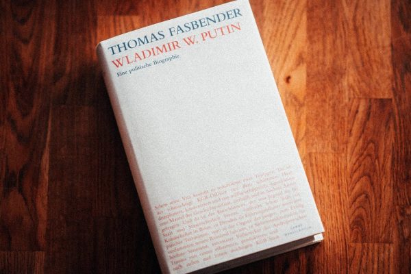 Video: Ellen Kositza bespricht Thomas Fasbenders Putin-Biographie