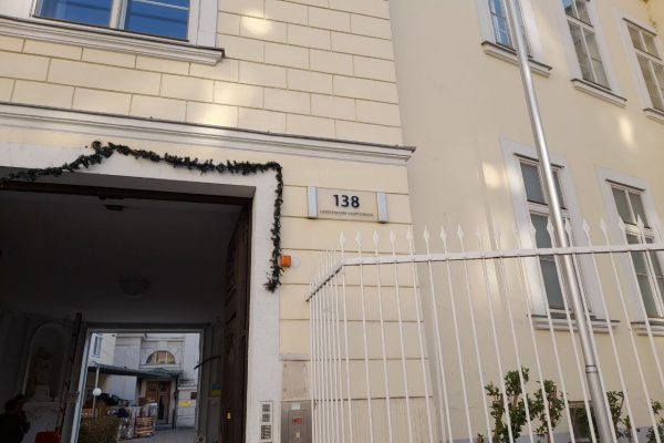 Anzeige: Kriegsausrüstungs-Sammlung für Selenski mitten in Wien