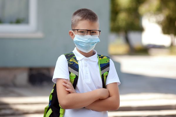 Maskenpflicht: Gesundheitsschäden für Kinder werden weithin ignoriert