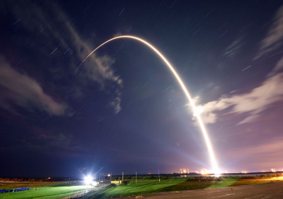 SpaceX_Raketenstart.jpg