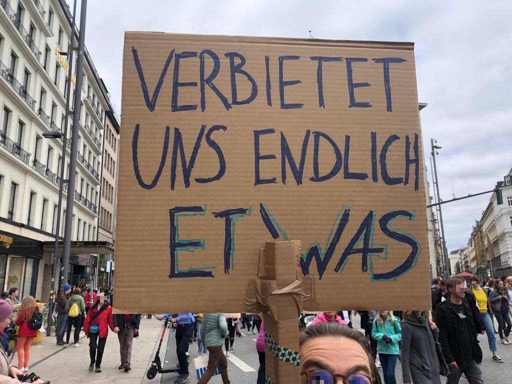 Verbietet-uns-endlich-etwas.jpg