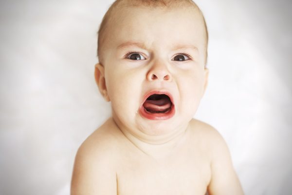 Trotz gewaltiger Nebenwirkungen: Briten erlauben Pfizer-Impfung für Babys