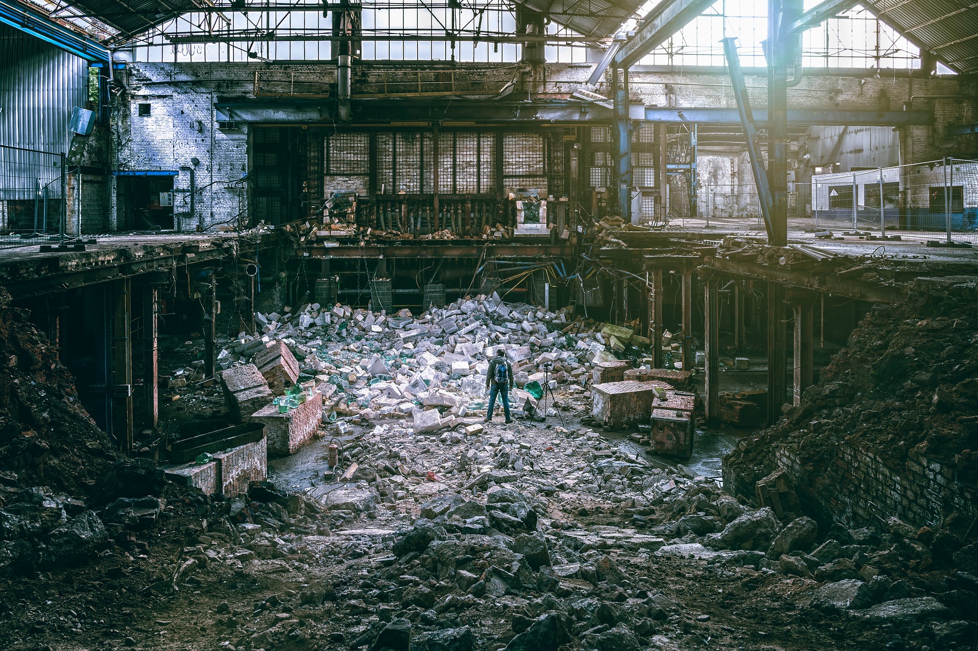 factory-4757647_1920.jpg
