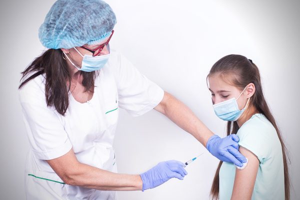 RSV-Erkrankungen: Erhalten unsere Kinder bald neue fragliche Pfizer-Impfstoffe?