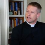 Pater James Mawsdley: Ein Priester gegen die Corona-Diktatur