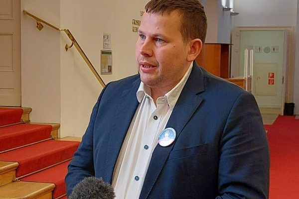 Eliten-Krieg gegen Bauern: Müssen wir bald Milch & Fleisch importieren?