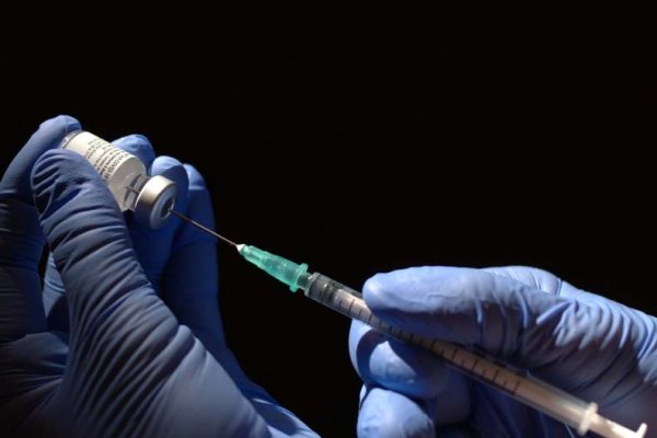 BioNTech und PEI: Gemeinsam gegen die Interessen der Bürger