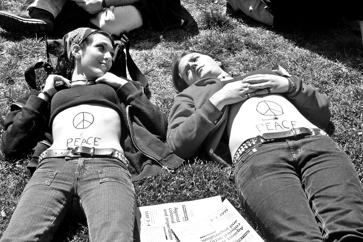 1200px-April_12_2003_anti-war_protest_-0