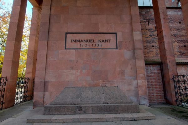 Philosophie und Wissenschaft als Fortsetzung des Krieges mit anderen Mitteln?