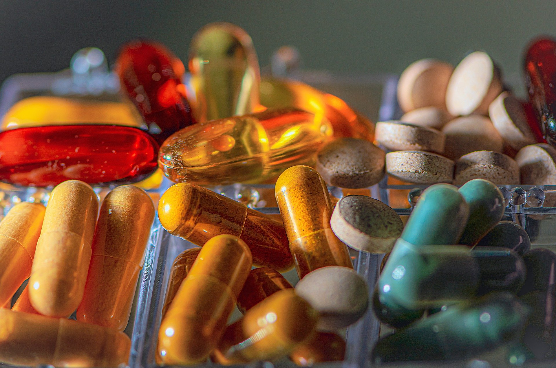 vitamins-7661774_1920.jpg