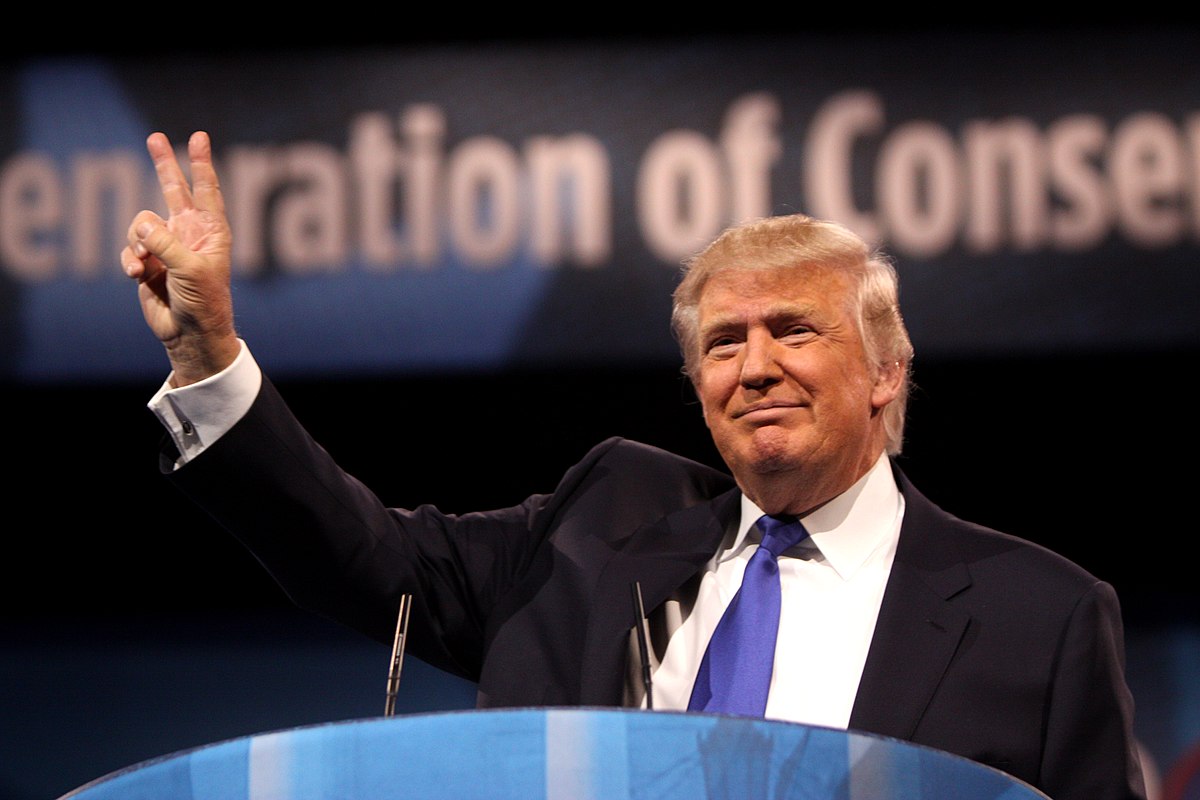 1200px-Donald_Trump_8567813820_2.jpg