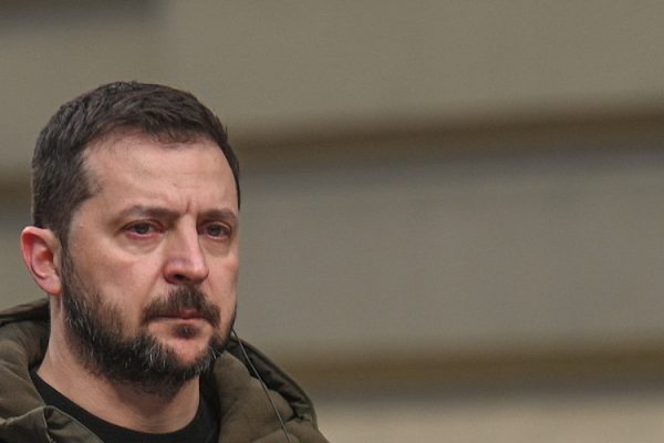 Selenskyj ohne Kitsch: Vom TV-Präsidenten zum neoliberalen Autokraten