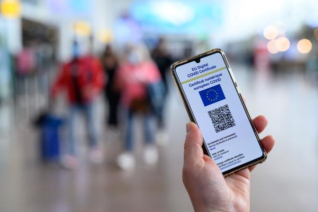 EU_Digital_COVID_Certificat_-_mobile.jpg
