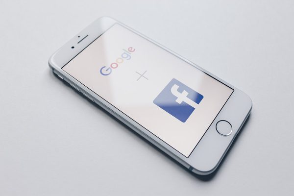 US-Regierung will Namen aller Facebook User mit Verstoß gegen Des-Informations-Regeln US-Regierung will Namen aller Facebook User mit Verstoß gegen Des-Informations-Regeln