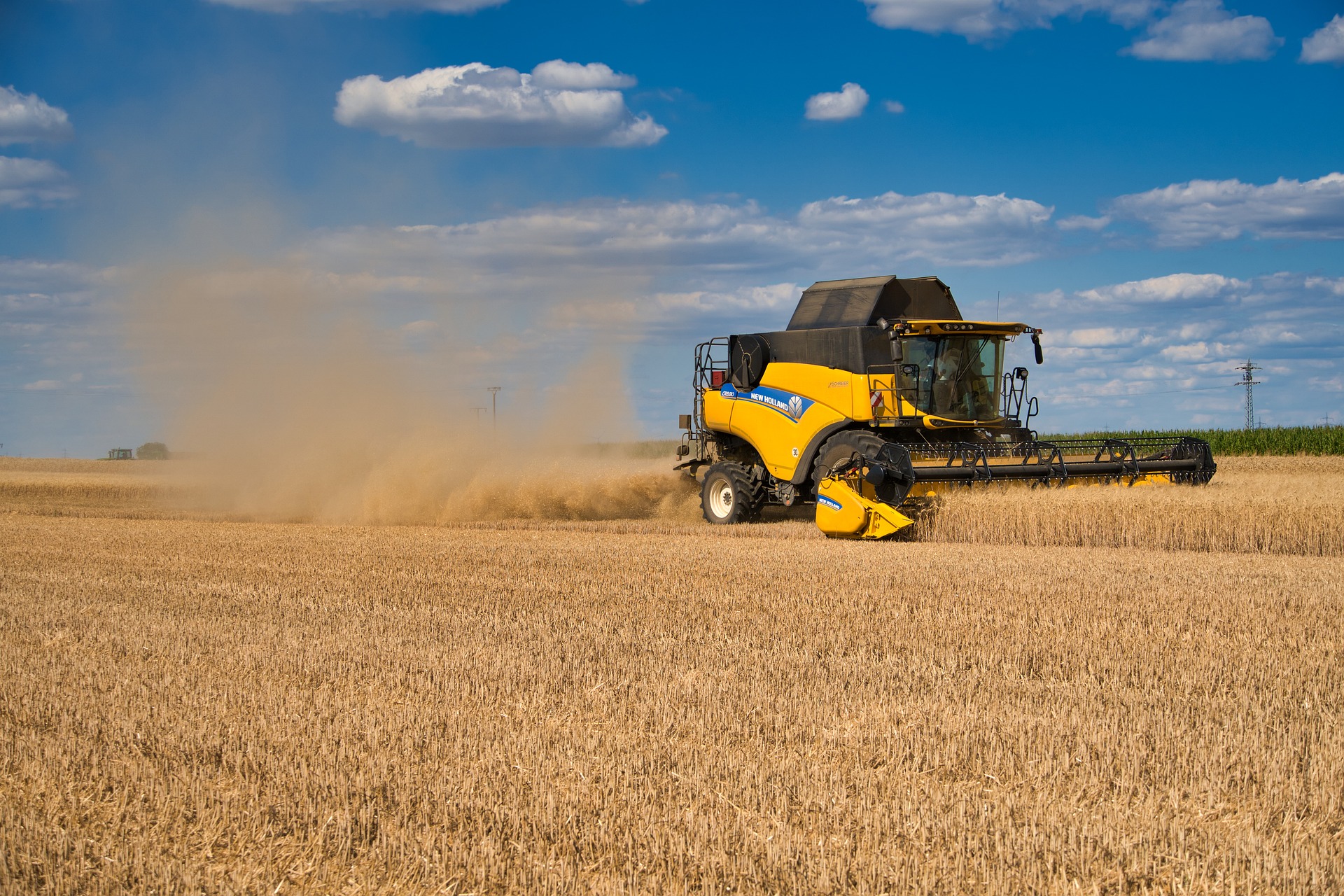 combine-harvester-5401536_1920.jpg