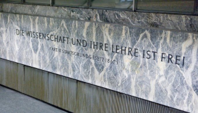 csm_staatsgrundgesetz_artikel_04_d785083