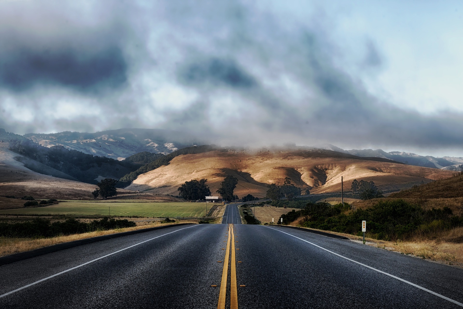 road-210913_1920.jpg